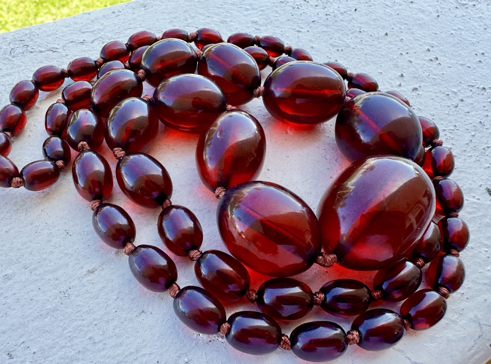 Vintage Cherry Amber Bakelite Faturan Graduated Smooth Bead Necklace 33