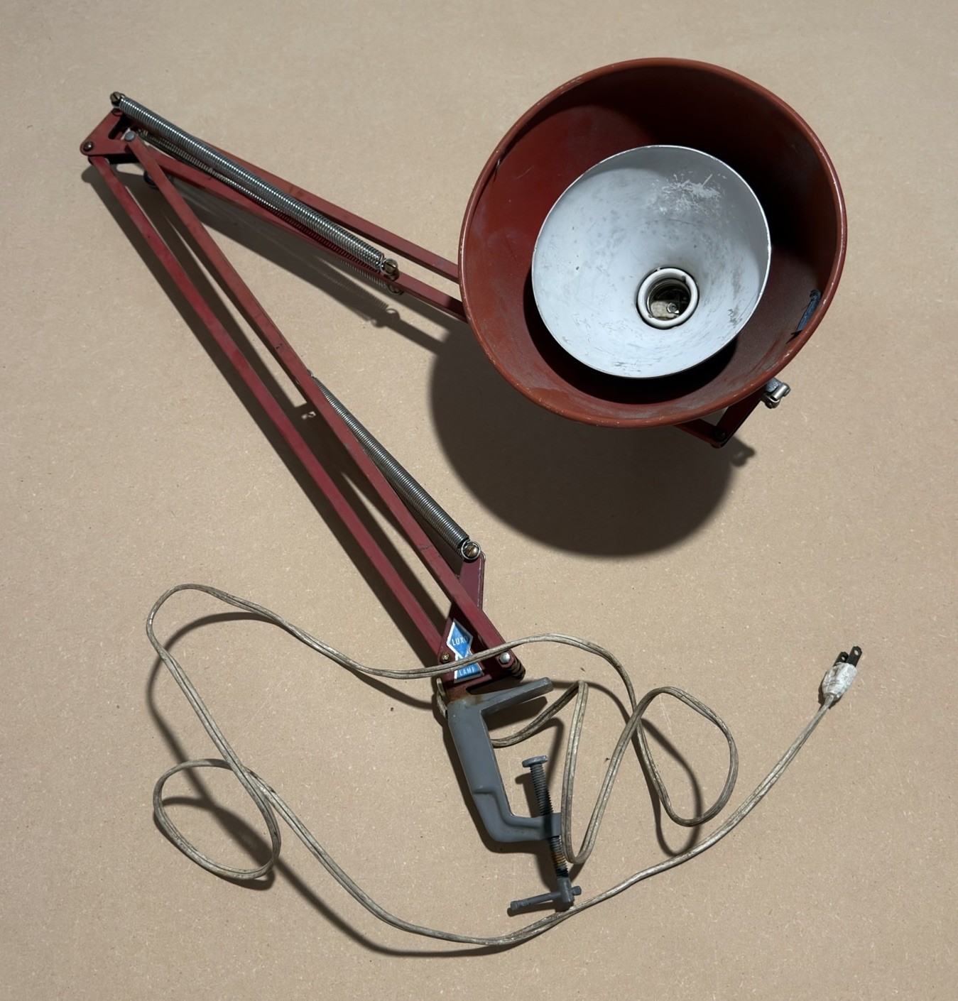 LUXO L-1S Red Architect Desk Lamp Adjustable Clamp Working Vintage AS IS LUXO L-1S Red Architect Desk Lamp Adjustable Clamp Working Vintage AS IS