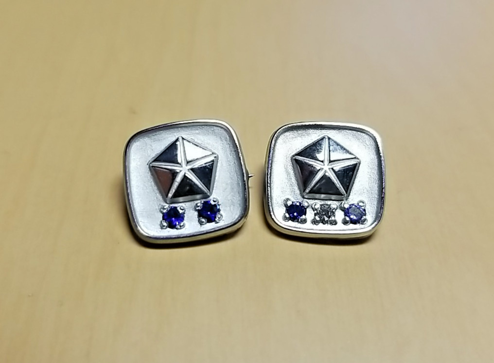 Vintage Chrysler 20 and 30 Years Employee Pin 4 Sapphires & 1 Diamond 1/10 10k