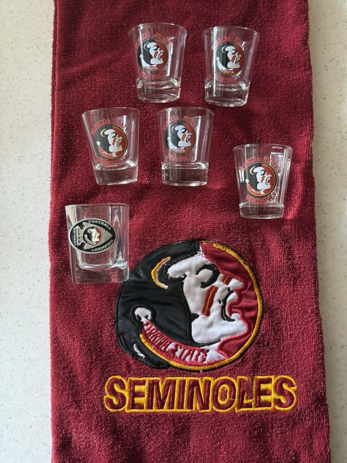 Florida State Seminoles FSU Collectible Set – 6 Shot Glasses + Towel