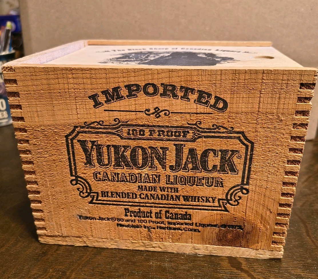 HTF Vintage Yukon Jack Wooden Crate Canadian Whisky Dovetail Box Bar Decor w/Lid