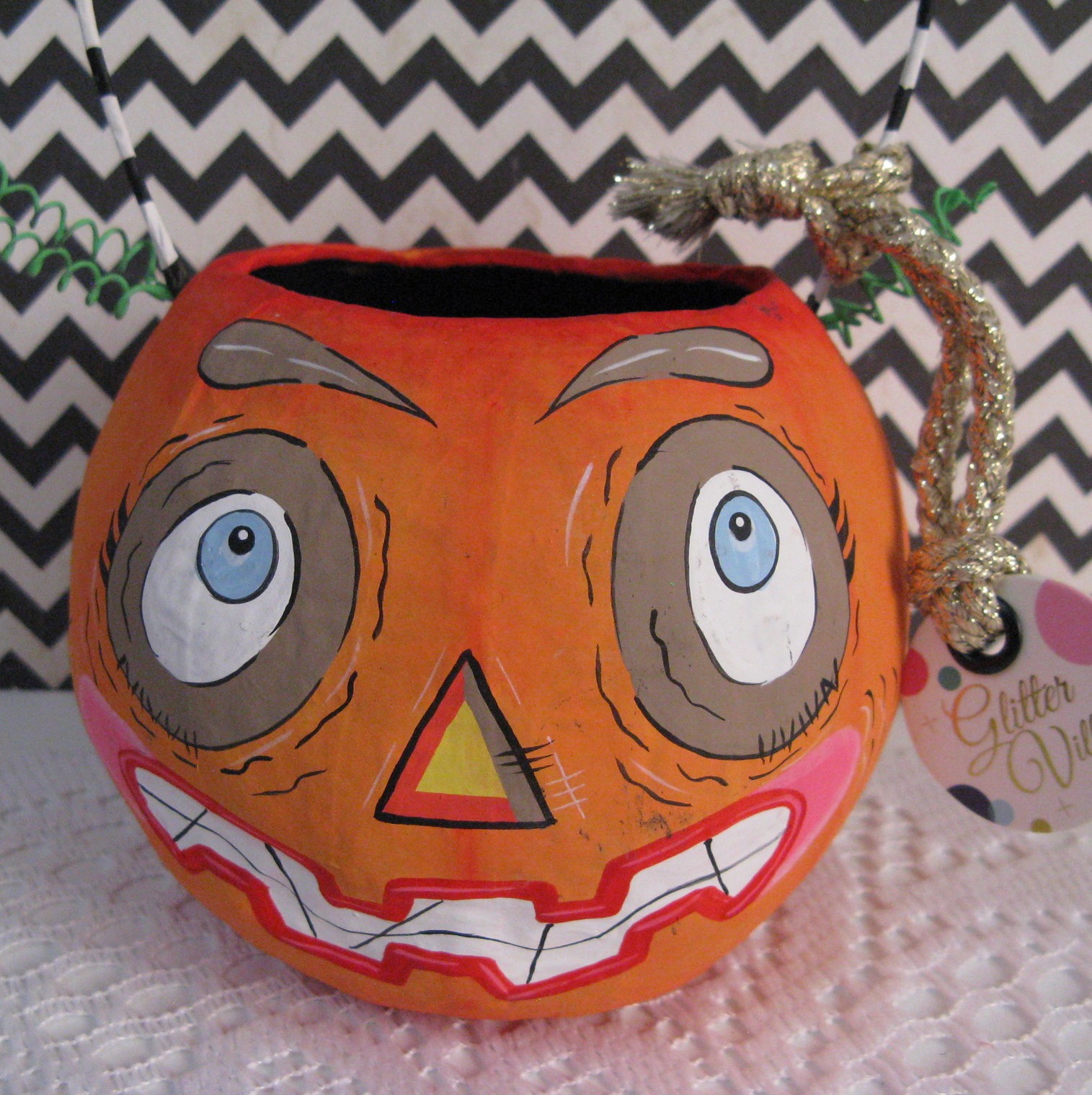 Glitterville Studios Twitches Pumpkin JOL Halloween Mini Bucket Paper Mache NWT