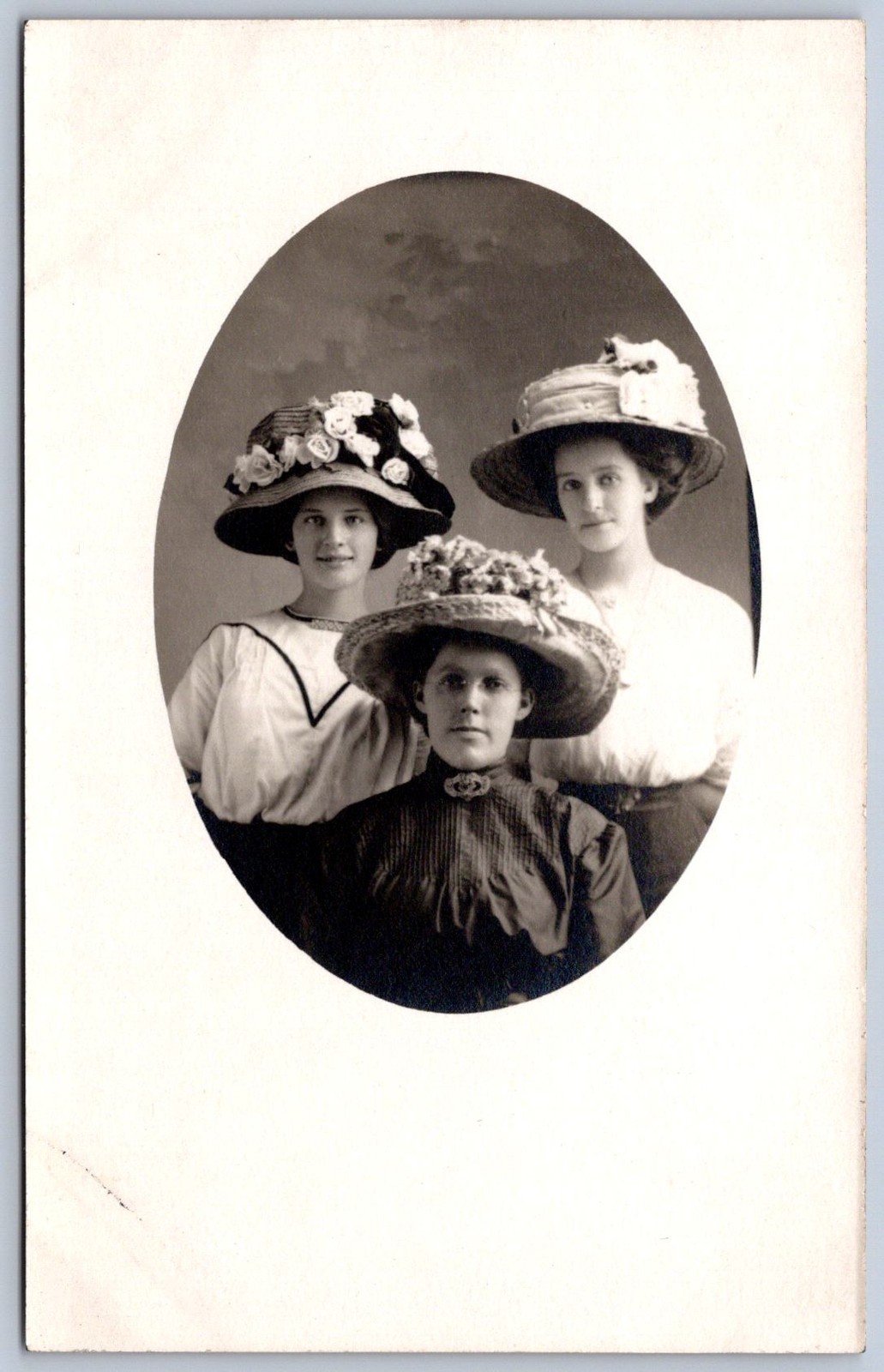 K41/ Interesting RPPC Postcard Americana c1910 People Women Large Hats 13