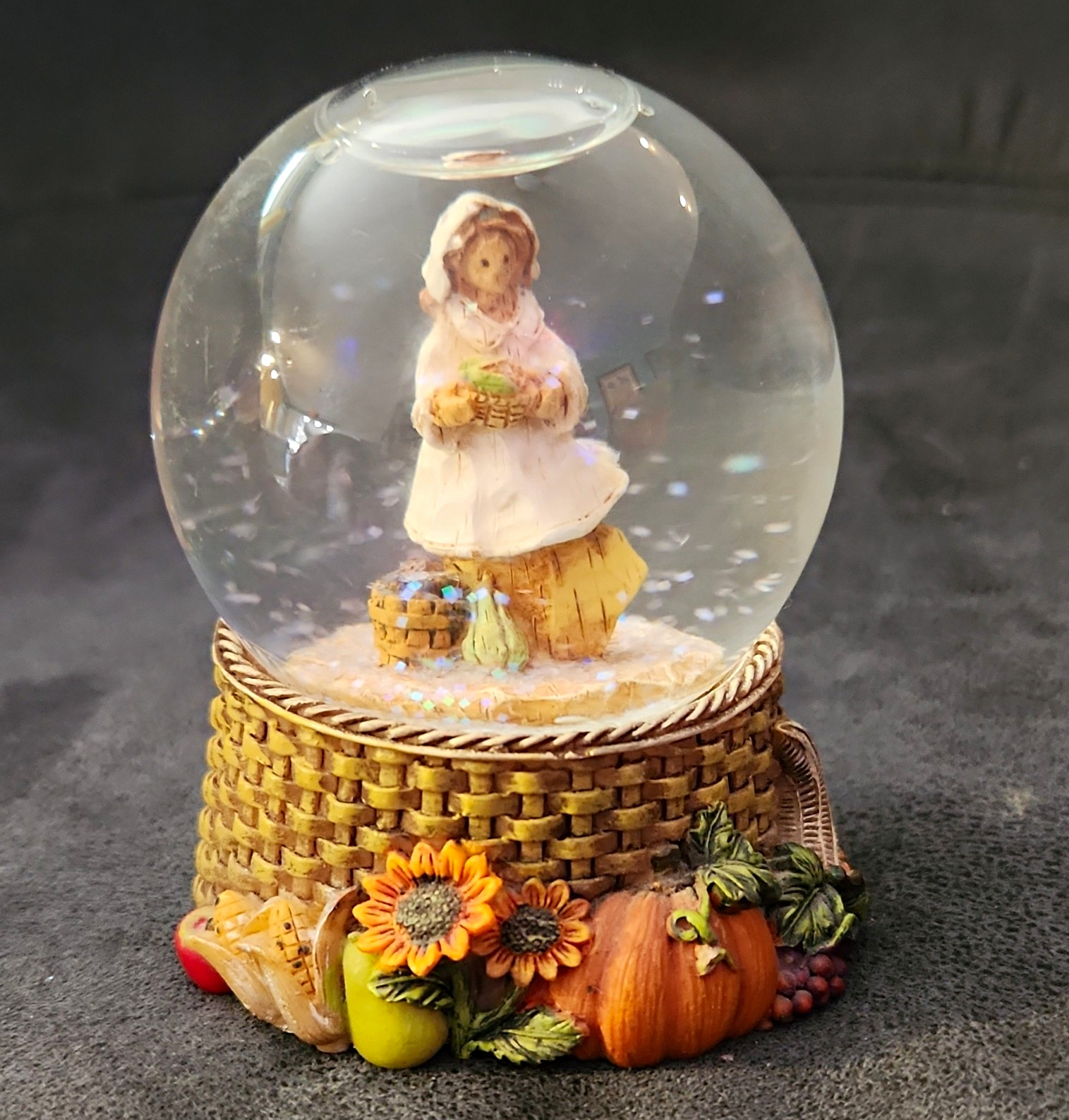 Vintage Thanksgiving Pilgrim Snow Globe Autumn Harvest Pumpkin Sunflower Basket