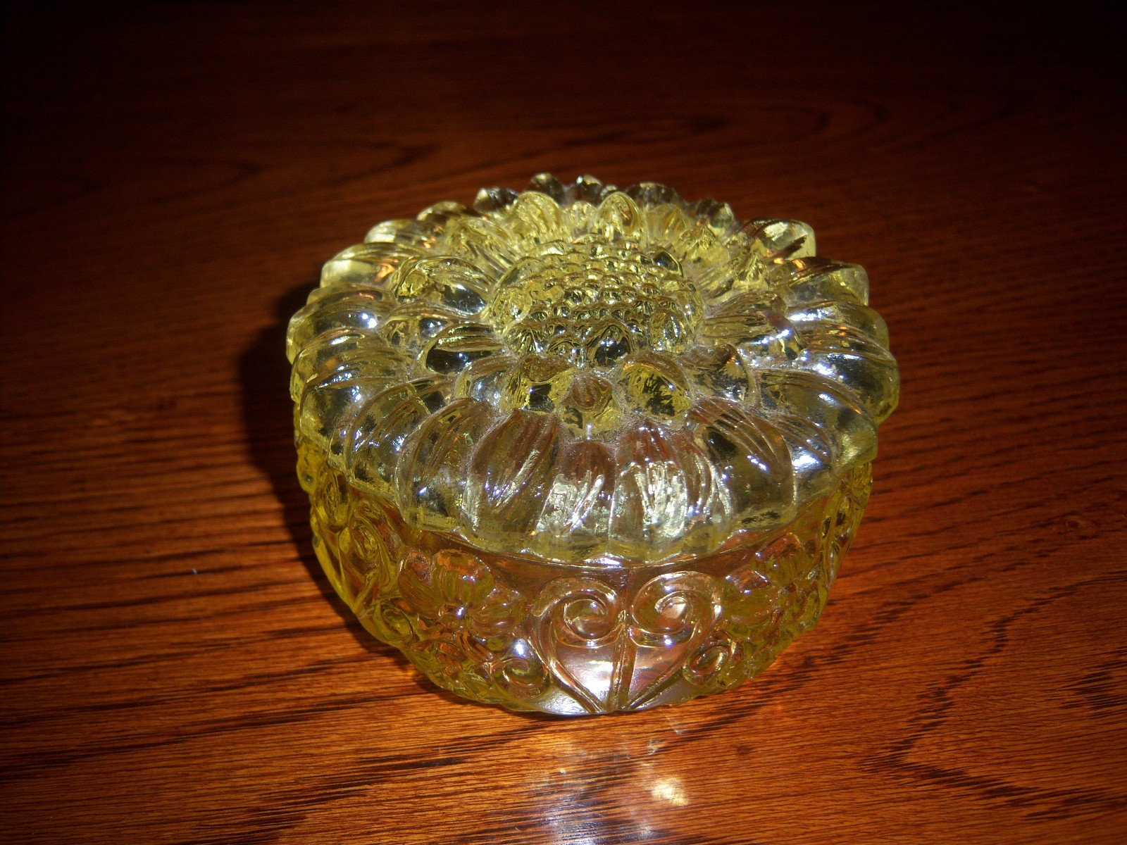 Vtg Bohemia Glass Trinket Box Dish Jewelry Yellow Sunflower Czechoslovakia Vtg Bohemia Glass Trinket Box Dish Jewelry Yellow Sunflower Czechoslovakia