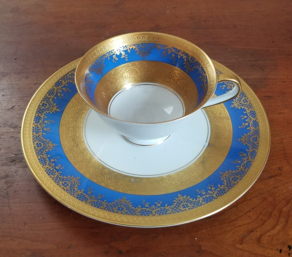 Antique DW Porzellan Karlsbader Porcelain Tea Cup & Luncheon Plate Gold Gilt Antique DW Porzellan Karlsbader Porcelain Tea Cup & Luncheon Plate Gold Gilt