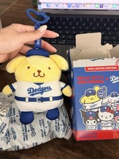 2026 Hello Kitty and Friends x LA Dodgers Plush Clip pompompurin Sanrio picture