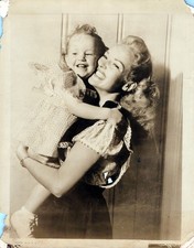 HOLLYWOOD BEAUTY BETTY GRABLE STUNNING PORTRAIT 1940s CANDID ORIG PHOTO MA94 picture