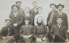 RPPC GREAT FAMILY GROUP 1910s CALIFORNIA PHOTO POSTCARD UNPOSTED FACES POSED picture