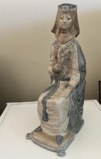 Lladro Gothic Queen / Regal Queen on throne collectible porcelain figurine  picture