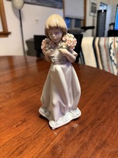 Lladro #7603 Collector's Society School Days Girl with Flowers 1987 Retired picture
