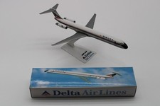 Flight Minatures (Long Prosper) Delta Airlines MD-88  1:200 Scale Model Airplane picture