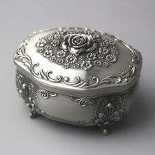 SANKYO  TIN ALLOY ROMANTIC ROSE MUSIC BOX : HOWLS MOVING CASTLE ( HAVE VIDEO ) picture
