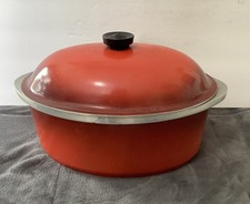 Vintage Club Brand Red Aluminum Oval Covered Roaster 14.5
