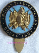 IN7641 - INSIGNE ANCIENS SOUS-OFFICIERS DOUAI 1893 picture