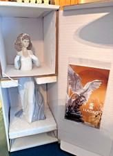 Lladro 6608 “Anticipation” Elegant Woman w Flowers Figurine Limited Edition BOX picture