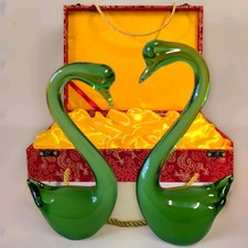 Vintage Green Art Glass Swan Pair 8