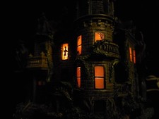 Bradford Exchange Hawthorne Village Franklin Castle America's Most Haunted EUC picture
