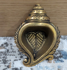 Vintage Heavy Cast Brass Wall Pocket Holder Ornate Leaf Design 3