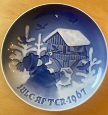 Bing & Grondahl 1967 Christmas Plate - Sharing the Joy of Christmas, New Unboxed picture