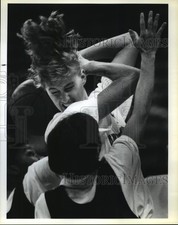 1991 Press Photo Heidi Burge in Women's Basketball Tournament, New Orleans picture