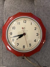 Vintage 1940s 50s GE General Electric Bottle Cap Wall Clock picture