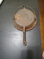 Vintage Wagner Ware Sidney O No. 8 Cast Iron Waffle Maker & Ring Stand Patd 1910 picture