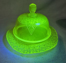 Mosser Uranium Queen Daisy & Button Vaseline Canary Glass Butter Dish (Glows) picture