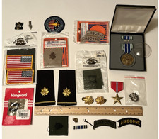 Vintage US Army Military Pin Medal Flag Case Package Lot picture