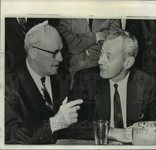 1959 Press Photo George Hallas owner of the Chicago Bears with Austin Gunsel picture