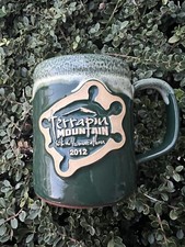 2012 Terrapin Mountain 50k 1/2 Marathon Green Drip Coffee Mug Deneen Pottery picture
