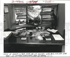 1985 Press Photo Accident scene at Blessey Enterprises Inc. after car hit office picture