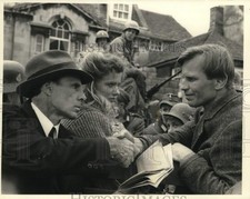 Press Photo A scene from a television show - lrp19738 picture