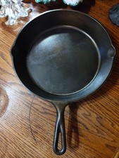 Vintage 1945-1955s Three Notch Lodge No. 8 Cast Iron Skillet Cleaned Re-seasoned picture