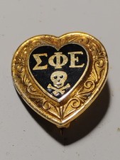 Vintage Sigma Phi Epsilon Skull & Cross Bones Heart Fraternity Pin Gold Filled picture