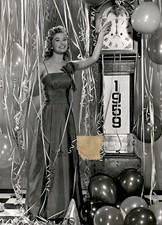 LG973 1958 Original Photo MAGIC HOUR MISS U.S.A. ARLENE HOWELL IN FESTIVE MOOD picture