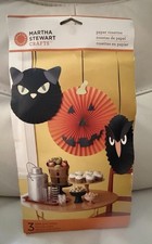 VTG Martha Stewart Halloween crafts. 2012 Kit Makes 3 Paper Rosettes picture