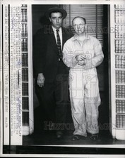 1956 Press Photo Dectective Shapley with Dr Elmer Cannon in Denver slaying picture