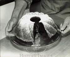 1980 Press Photo Maida Heatter's chocolate cake - lra70261 picture