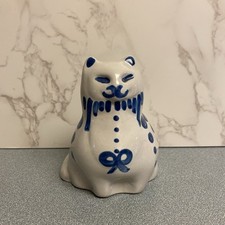 M. A. HADLEY ART POTTERY CAT FIGURINE BLUE & WHITE W/ BOW AND DOTS - VINTAGE picture