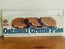RARE VTG 1980's Little Debbie Oatmeal Creme Pies Billboard Transistor Radio picture