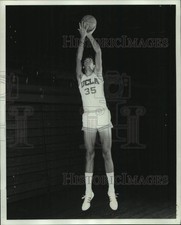 1975 Press Photo UCLA Junior Center Ralph Drollinger - lrs06434 picture