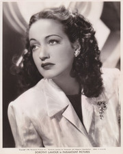 1945 Press Photo Actress Dorothy Lamour poses for Paramount Pictures picture