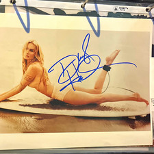 Signed autographs by Daryl Hannah - Autograph Not Authenticated picture