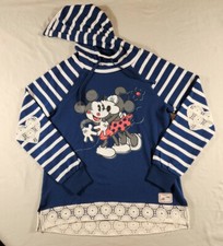 Disney Parks Authentic Womens Lightweight Sweatshirt, Size Large, Kissing, Used picture