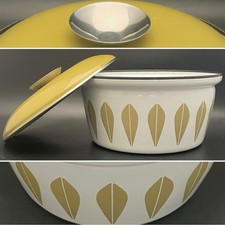 Cathrineholm Enamelware Casserole Mustard Green Lotus on White Norway 8.5