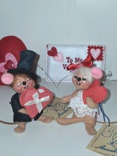 ANNALEE POCKET BROOCH COUPLE Rare 3