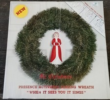 VTG 1989 Mr Christmas Motion Activated Singing Wreath Caroler Works Excellent picture