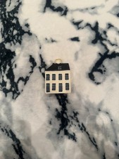 empty klm house 106 picture