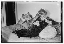 Photo:Marion Harris Playing Ukulele on Bed Portrait ca 1915 1920 picture